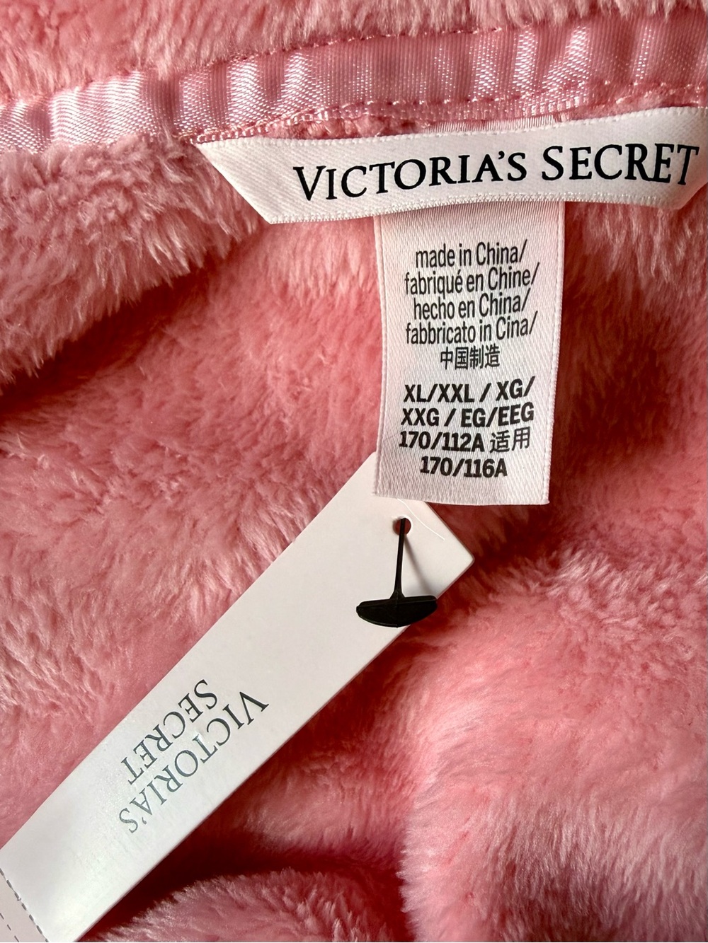 Victoria’s Secret XL NWT Pink Plush Robe Signature Logo Belted Pockets Cozy